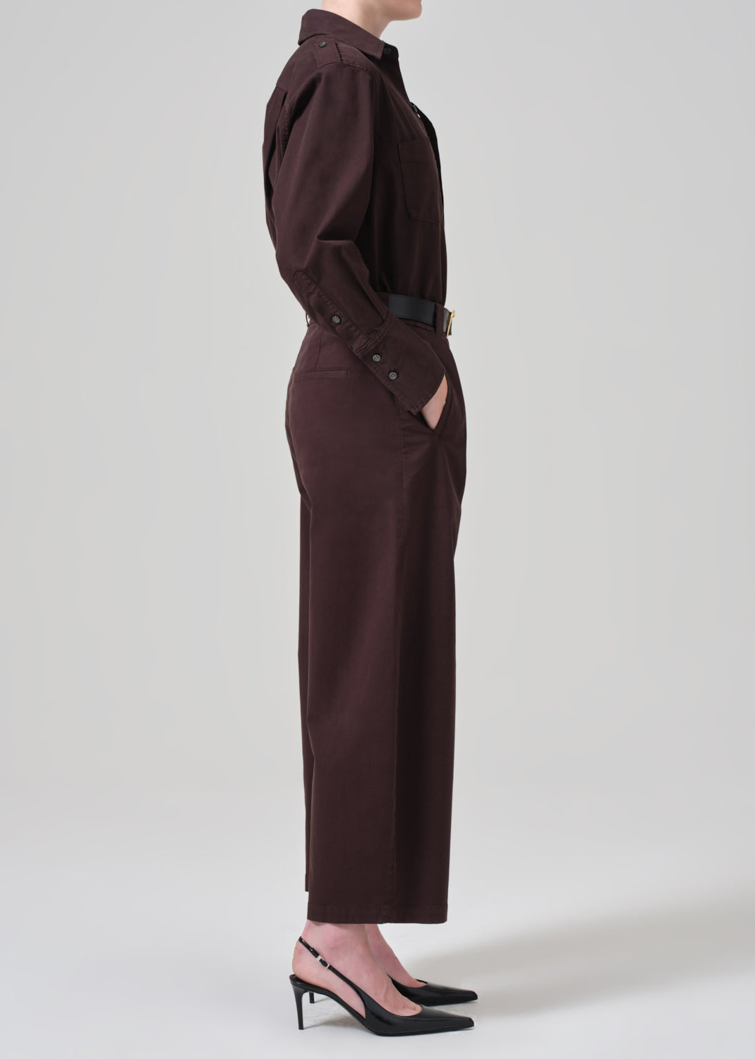 Cara Cropped Pleated Trouser in Clove