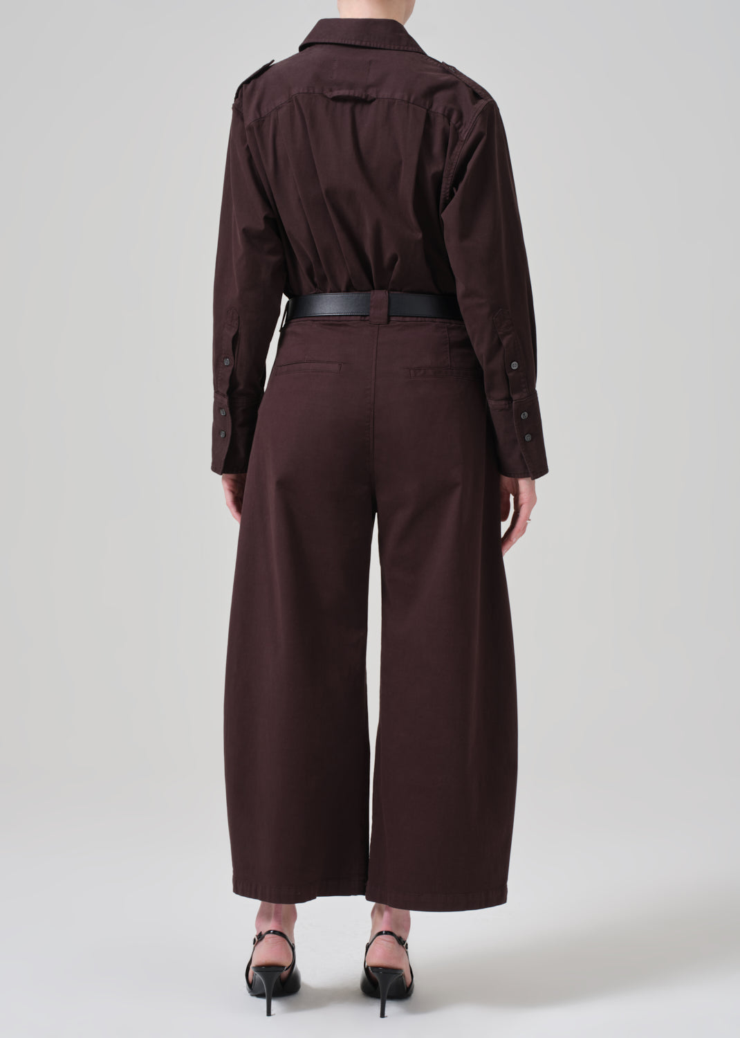 Cara Cropped Pleated Trouser in Clove