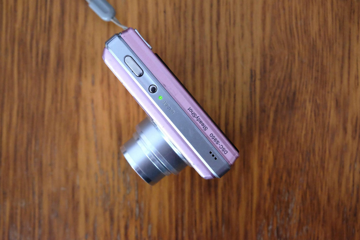 Sony Cybershot DSC-S950 10MP 4x Optical Zoom Compact Digital Camera Pink