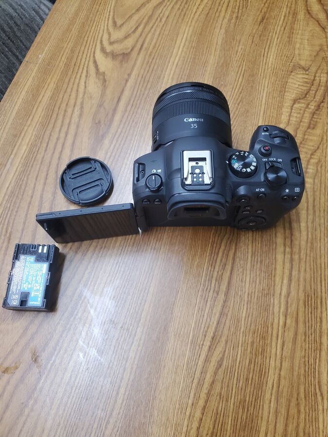 Canon EOS R6 Mark II 24.2MP Mirrorless Camera W/Canon 35 Lens(ShutterCount:8668)